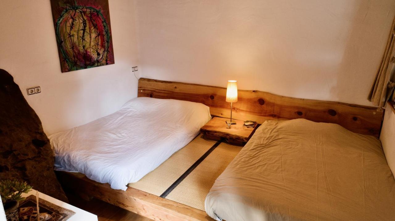 Pont De Valenti Mountain Retreat Apartment Girona Bagian luar foto